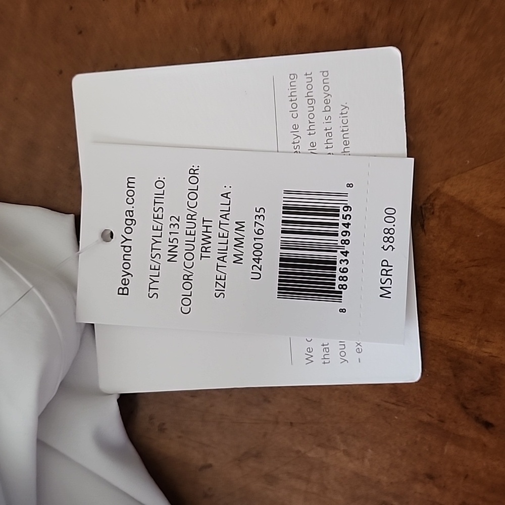 NWT Beyond Yoga White Athletic Shorts - Picture 5 of 6